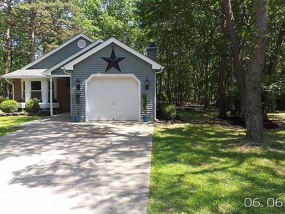 2nd image of 734 Ravenwood Dr