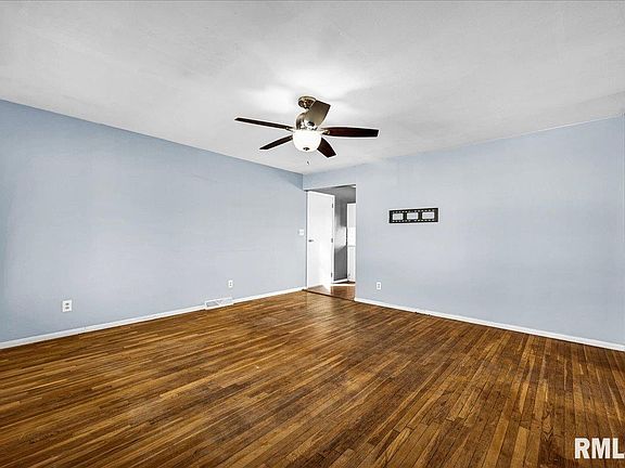 2nd image of 5810 N Hamilton Rd