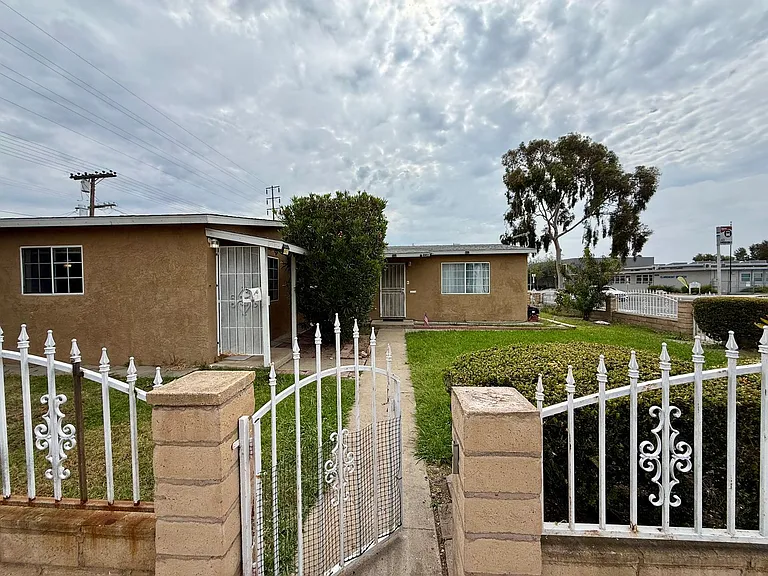 4901 Frink Ave — Photo 7