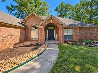 210 Deauville Dr, Maumelle, AR 72113