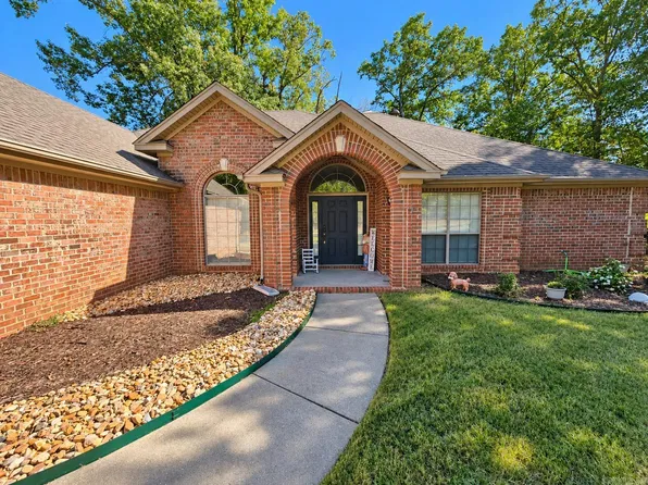210 Deauville Dr, Maumelle, AR 72113