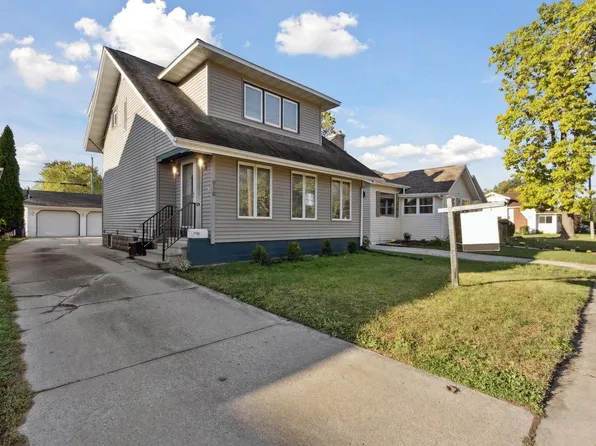 910 Benton Avenue, Janesville, WI 53545