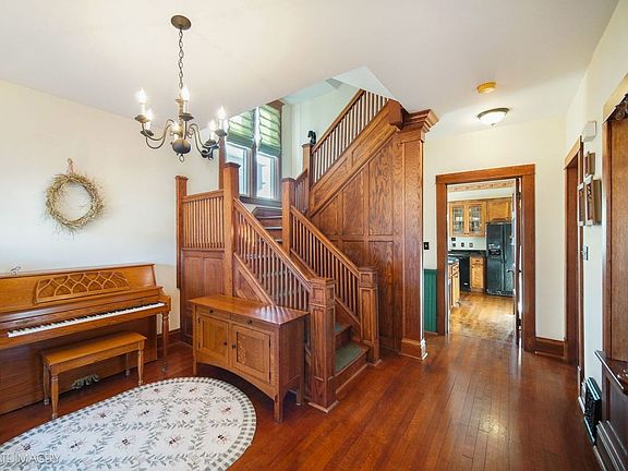 4th image of 313 N Raynor Ave