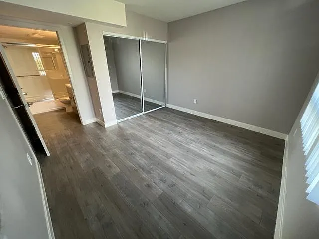 14848 Delano St #301 — Photo 9