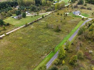 608 E The Ln, Grant, MI 49327