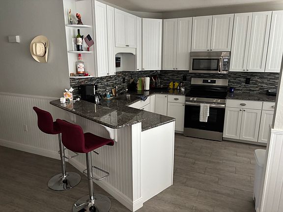 2nd image of 168 SW Peacock Blvd #202
