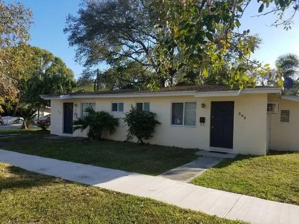 300 SW 10th Ave, Fort Lauderdale, FL 33312