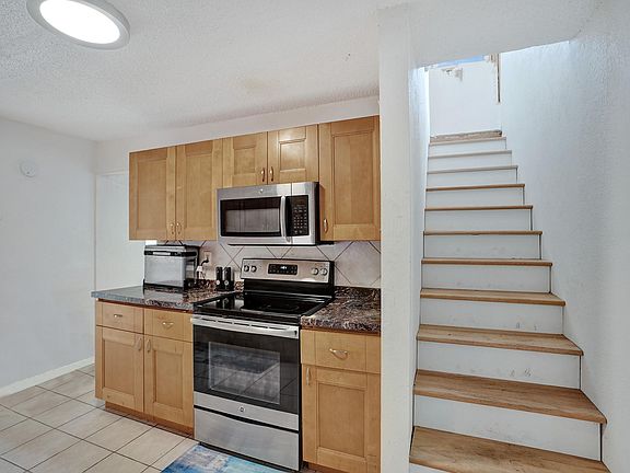 4th image of 1813 SW 10th Street