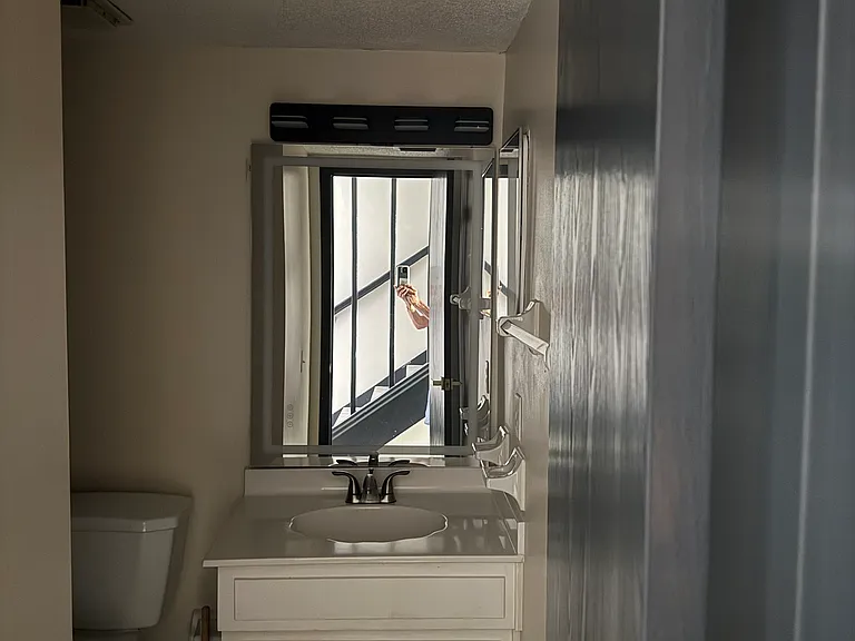132 Hiawatha Ct E — Photo 17