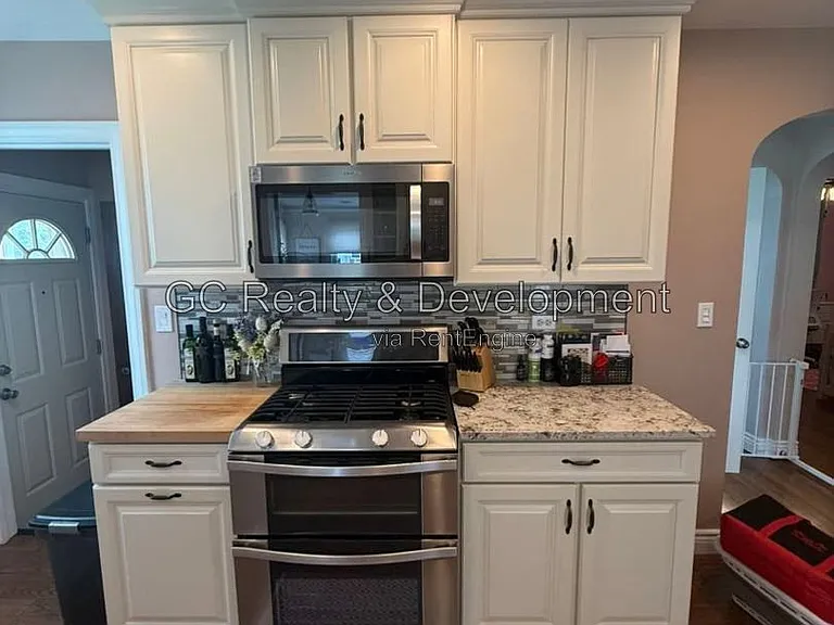 6953 W Summerdale Ave — Photo 3