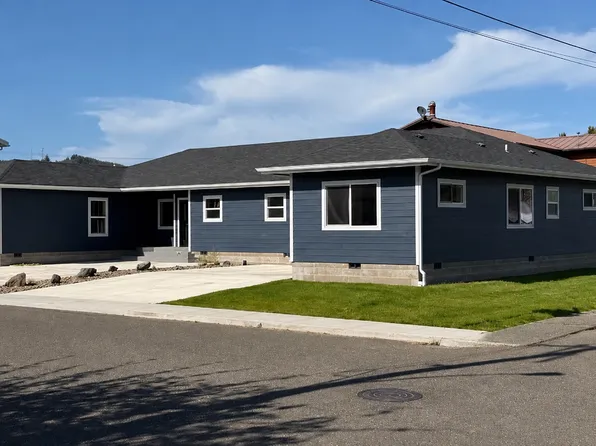 891 Greenwood Ave #2, Reedsport, OR 97467