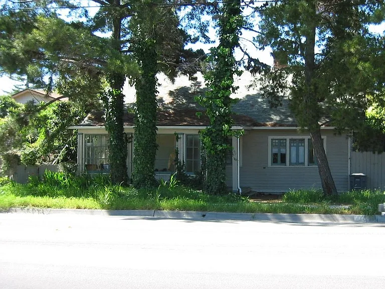 1411 Johnson Ave — Photo 1
