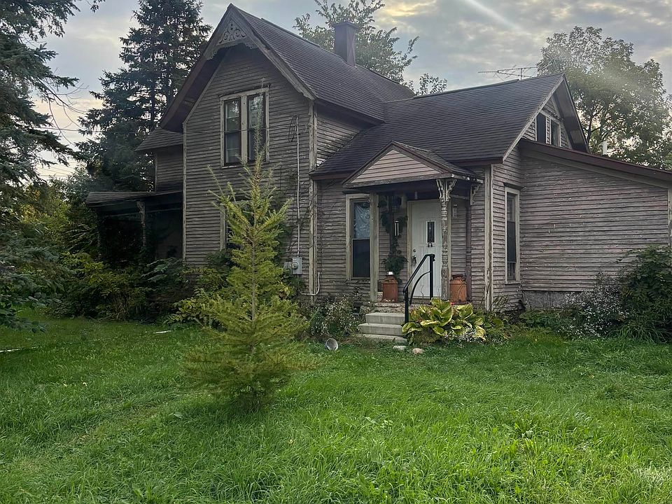 1st image of 1064 Railroad St