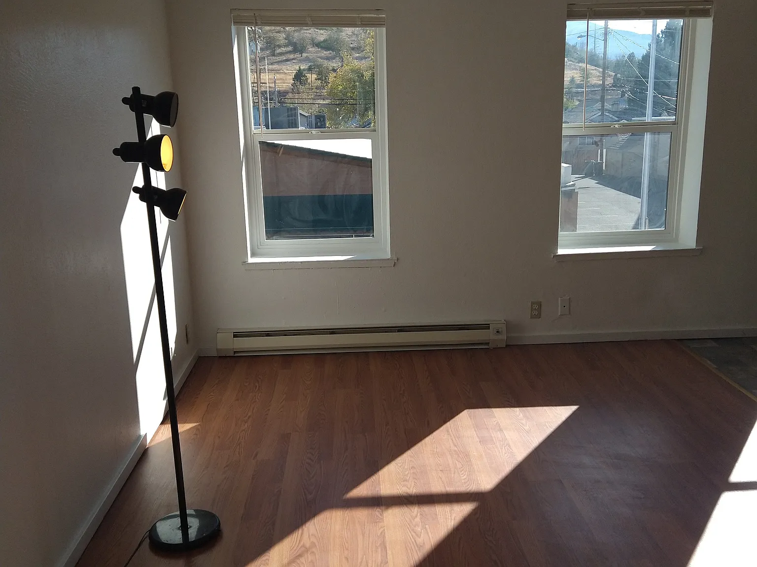 2 bed, 1.0 bath, $1,250 — Photo 2