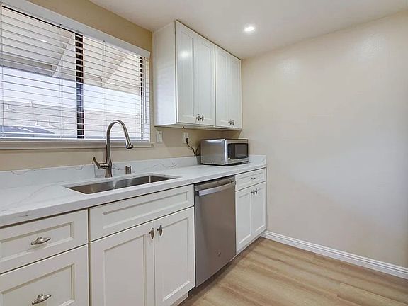 3rd image of 2415 Horizon Ln APT 129