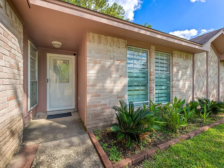 18834 Jodywood Dr — Photo 10