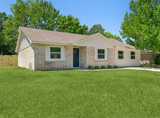 720 Ridgewood Dr, Mandeville, LA 70471