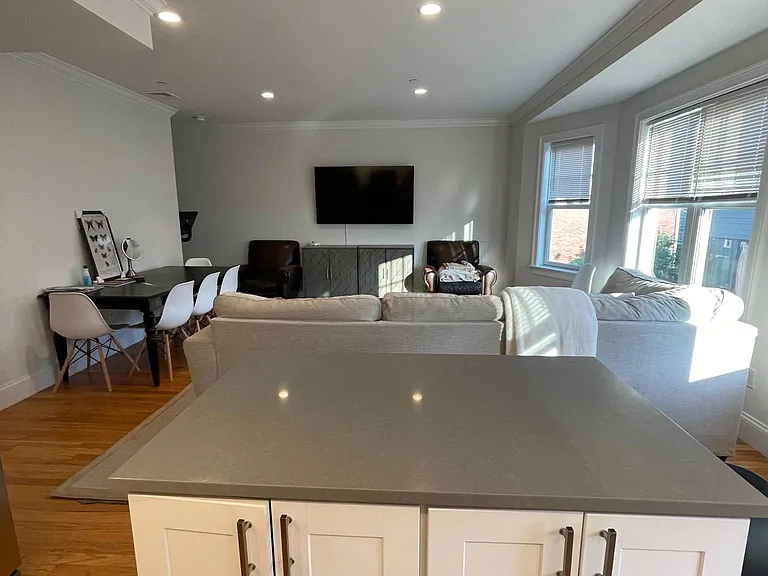 156 Tudor St #3 — Photo 4