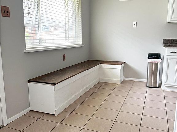 5th image of 7607 Mission Valley Dr