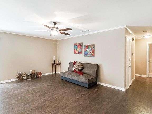 3rd image of 3604 Northpark Dr