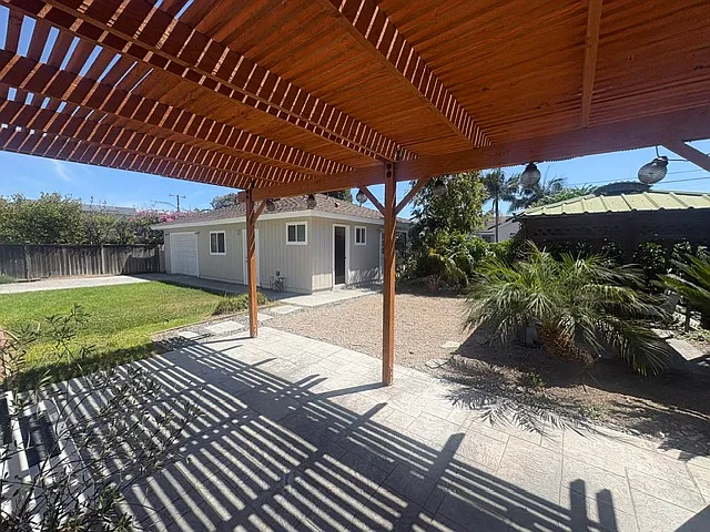223 Lillian Pl — Photo 17