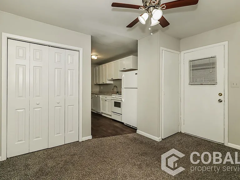 1992 Woodland Hills Ave NW #2 — Photo 3