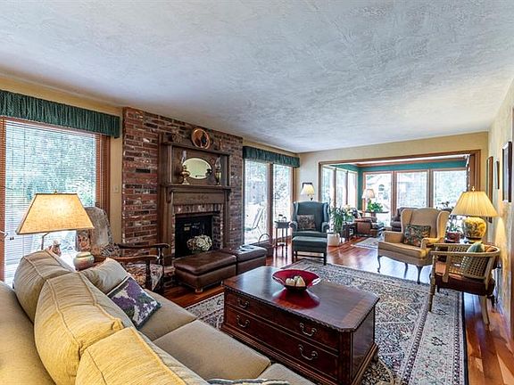 5th image of 1901 Lake Marshall Dr