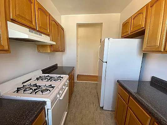 2nd image of 114-38 Farmers Blvd #4