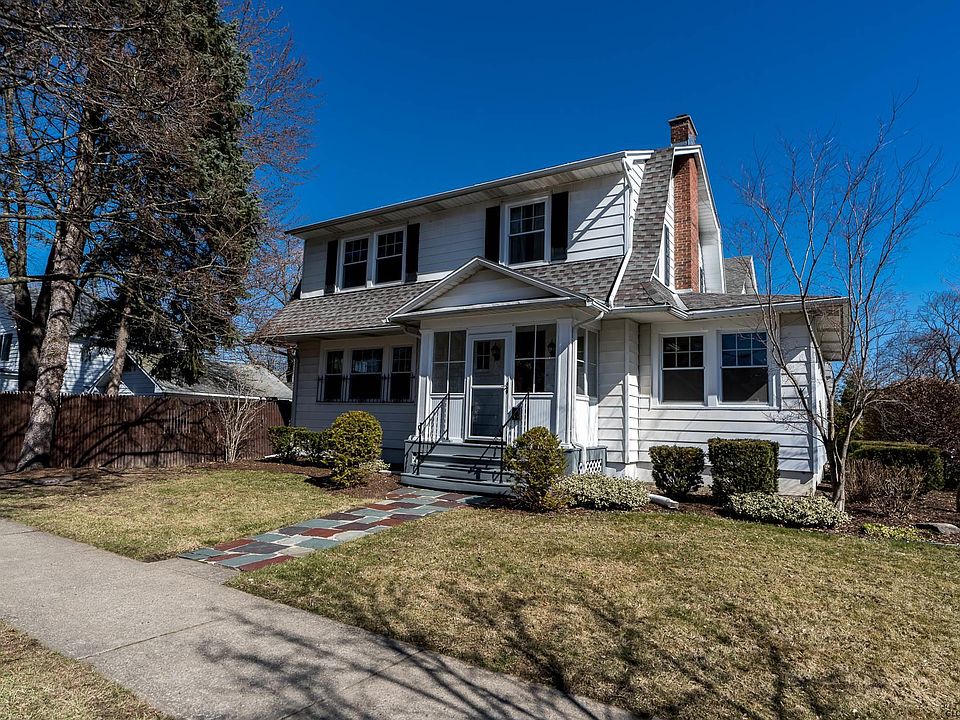 1st image of 37 Oakwood St