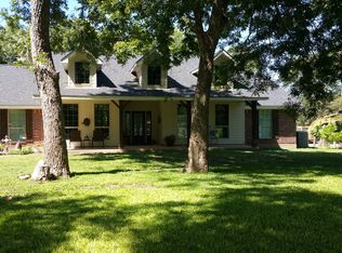 557 Loop Dr, Seguin, TX 78155