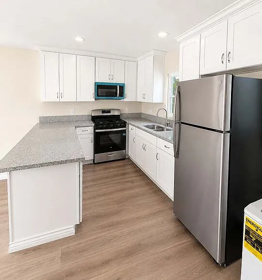 4049 Halldale Ave — Photo 4