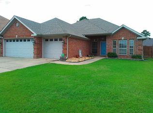 117 Sancerre Dr, Maumelle, AR 72113