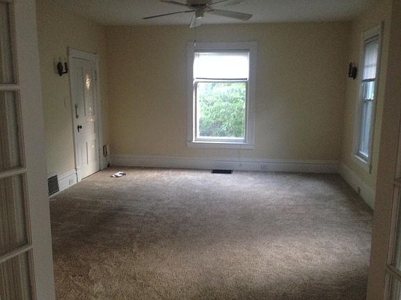 5th image of 650 Hawthorne St NE #2