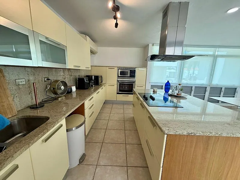 4 bed, 2.5 bath, 2249 sqft, $4,500 — Photo 3