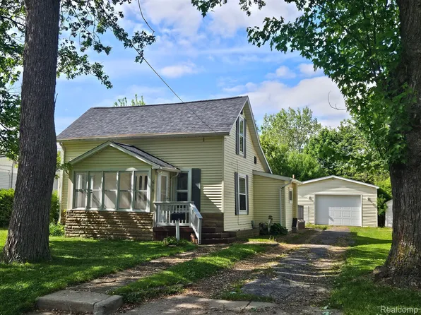 610 W Courtland St, Durand, MI 48429