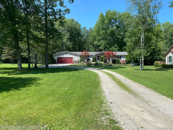 4056 Tarabrook Ln, Port Huron, MI 48060