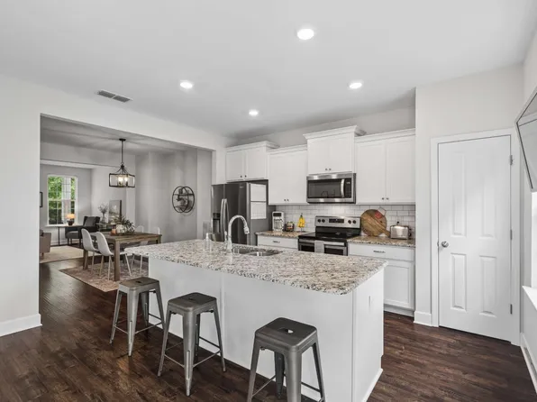 1027 Avery Park Dr, Smyrna, TN 37167
