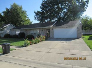 450 Scovill Ct, Decatur, IL 62522