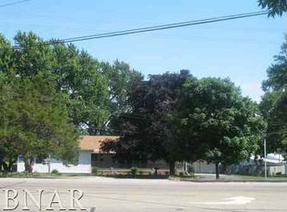 1400 E South St, Clinton, IL 61727