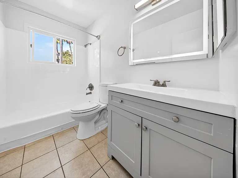 336 S. Alexandria Ave — Photo 9