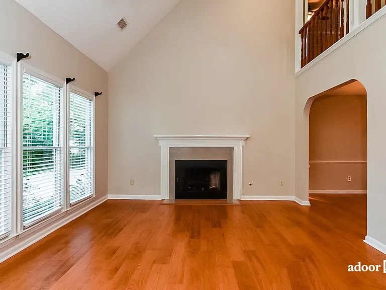 125 Pond Dr — Photo 4