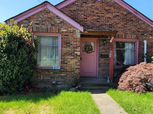 8731 Hamlet Avenue S, Seattle, WA 98118