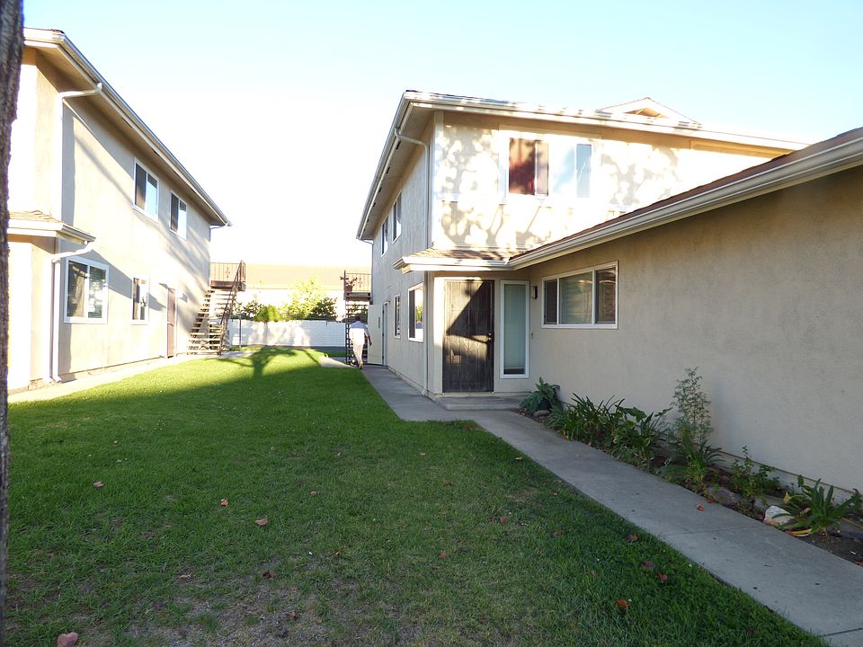 1st image of 621 Avenida Del Platino