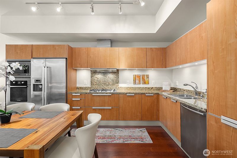 3rd image of 1920 4th Avenue #1110