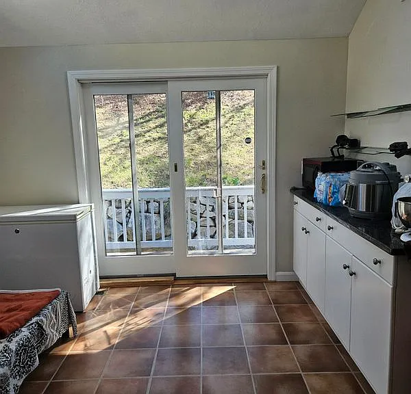 18 Landsdown Dr #18 — Photo 16