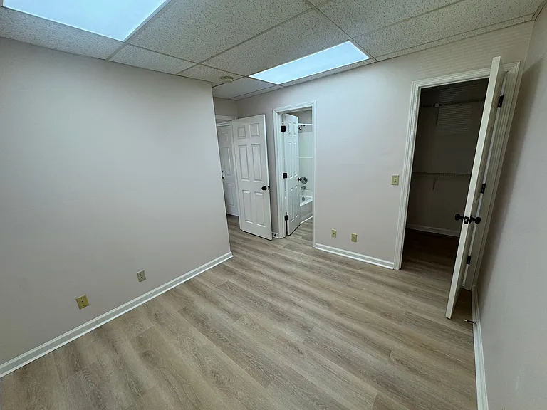 Coventry Apartments — Photo 10