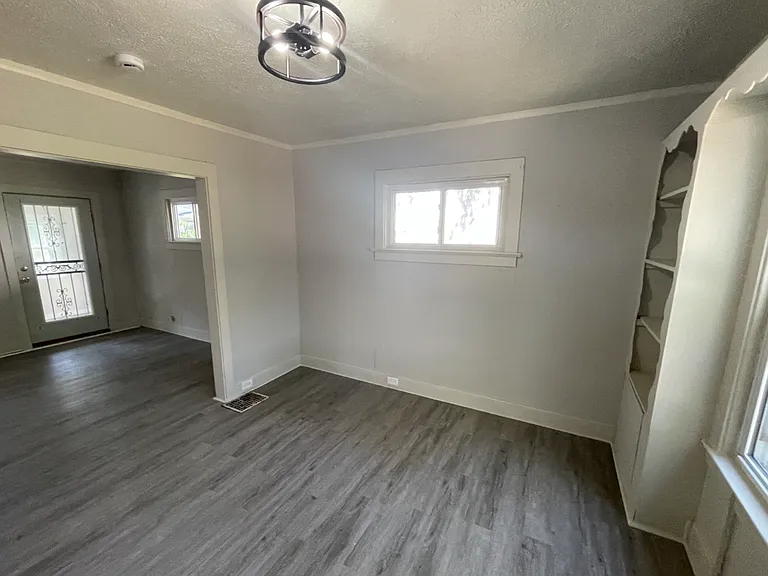 14005 Scioto Ave — Photo 2