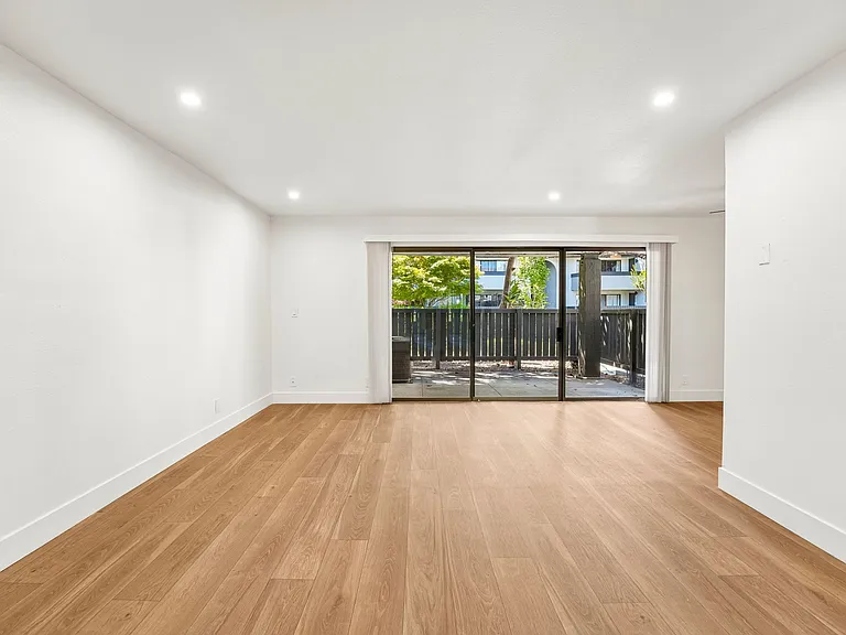 Summerwood Apartments — Photo 128