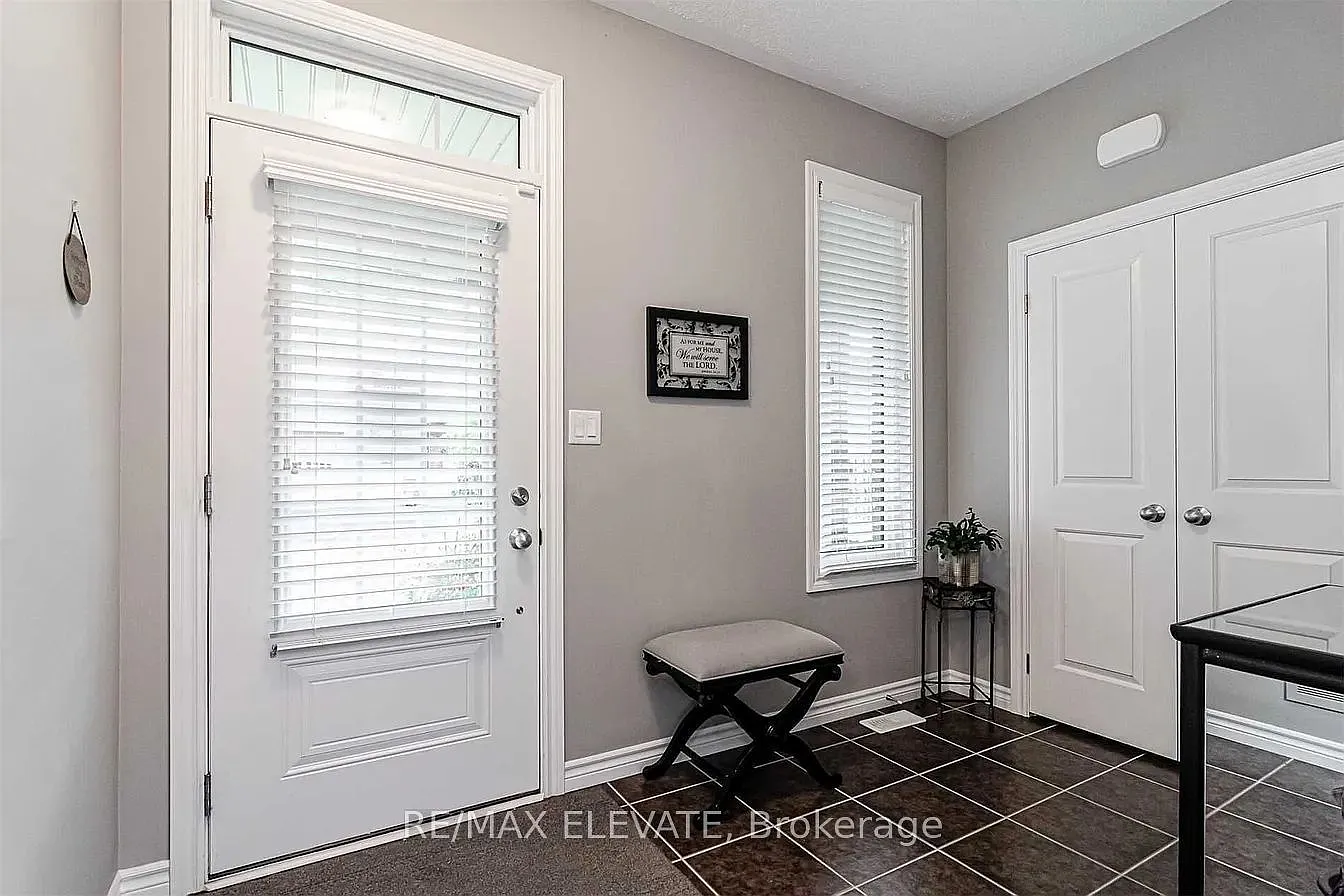 3 bed, $2,900 — Photo 3