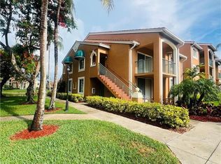 1275 Wildwood Lakes Blvd APT 202, Naples, FL 34104